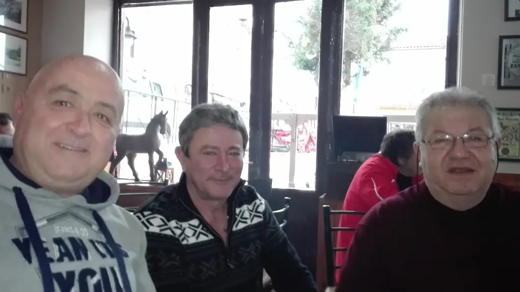 Καφε ουζερί 