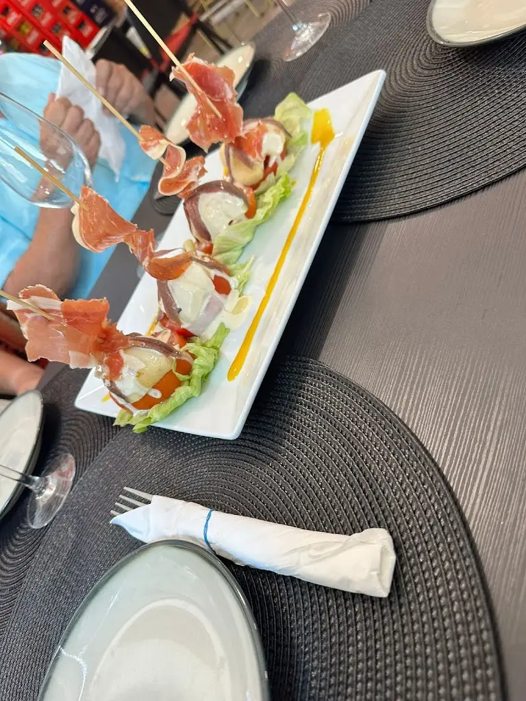 Menü_Ταβέρνα-ουζερί ΑΛΜΥΡΊΚΙ_Mantoúdi_Bild_6