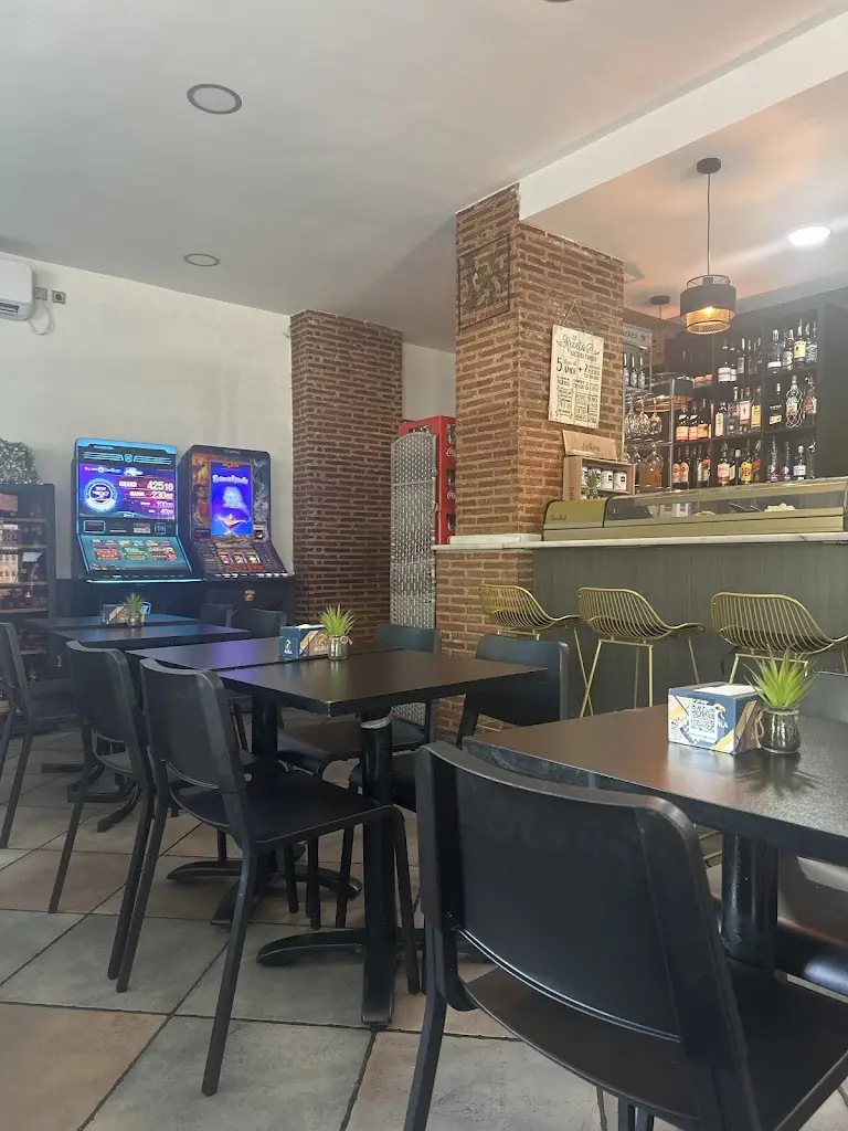 Ζωή Μαστρογιαννοπούλου_Ταβέρνα-ουζερί ΑΛΜΥΡΊΚΙ_Mantoúdi_Bewertung