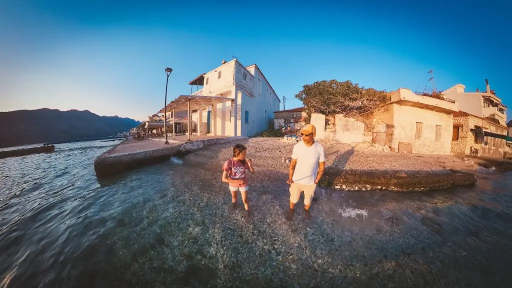 Vinod Bharathan_Stathoulas taverna_Mytikas_Bewertung