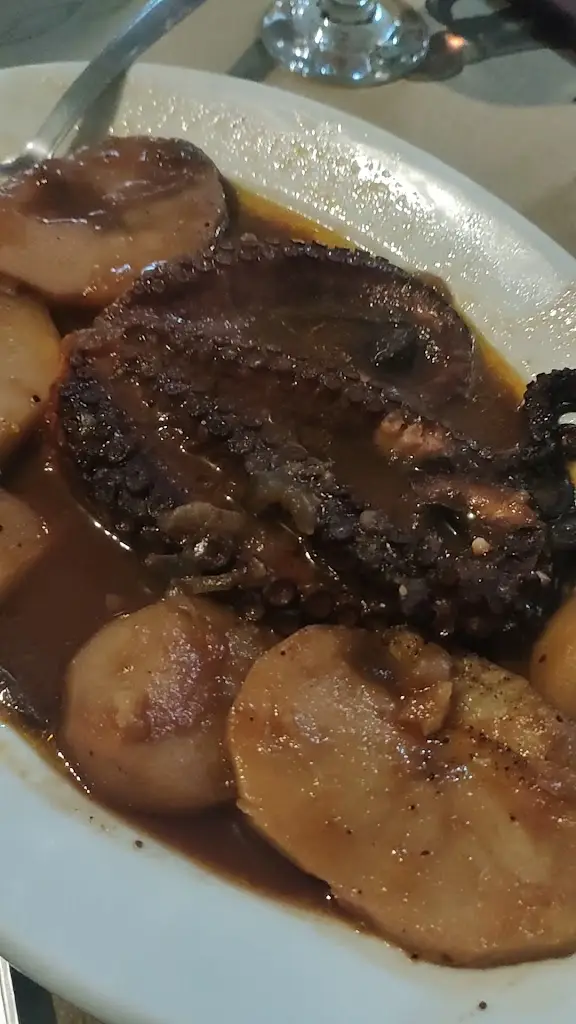 Stathoulas taverna_Mytikas_slider_image_2