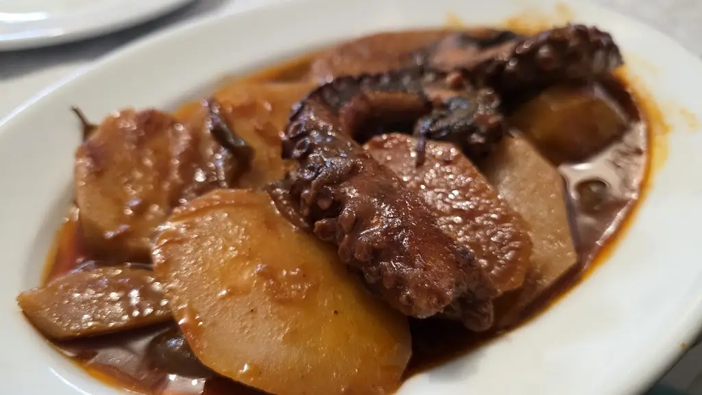 Stathoulas taverna_Mytikas_slider_image_3