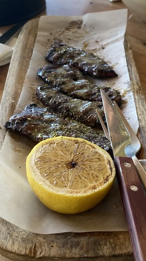 Dinos Megkos_Akrotiri Restaurant CocktailBar_Mytikas_Bewertung