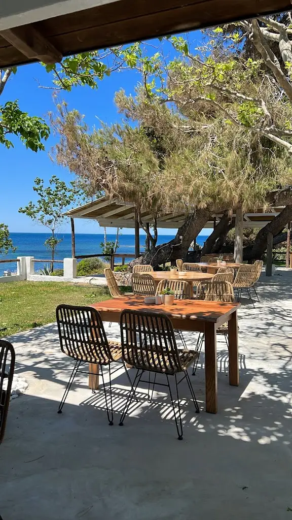 Akrotiri Restaurant CocktailBar_Mytikas_slider_image_1