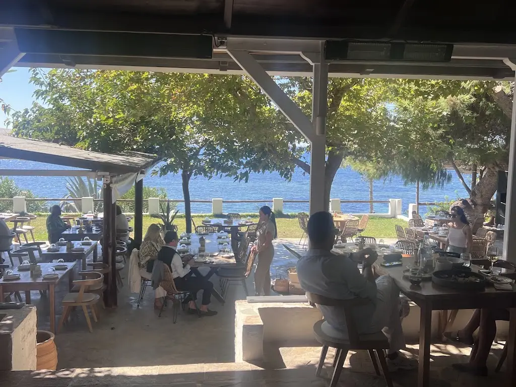 Akrotiri Restaurant CocktailBar_Mytikas_slider_image_3