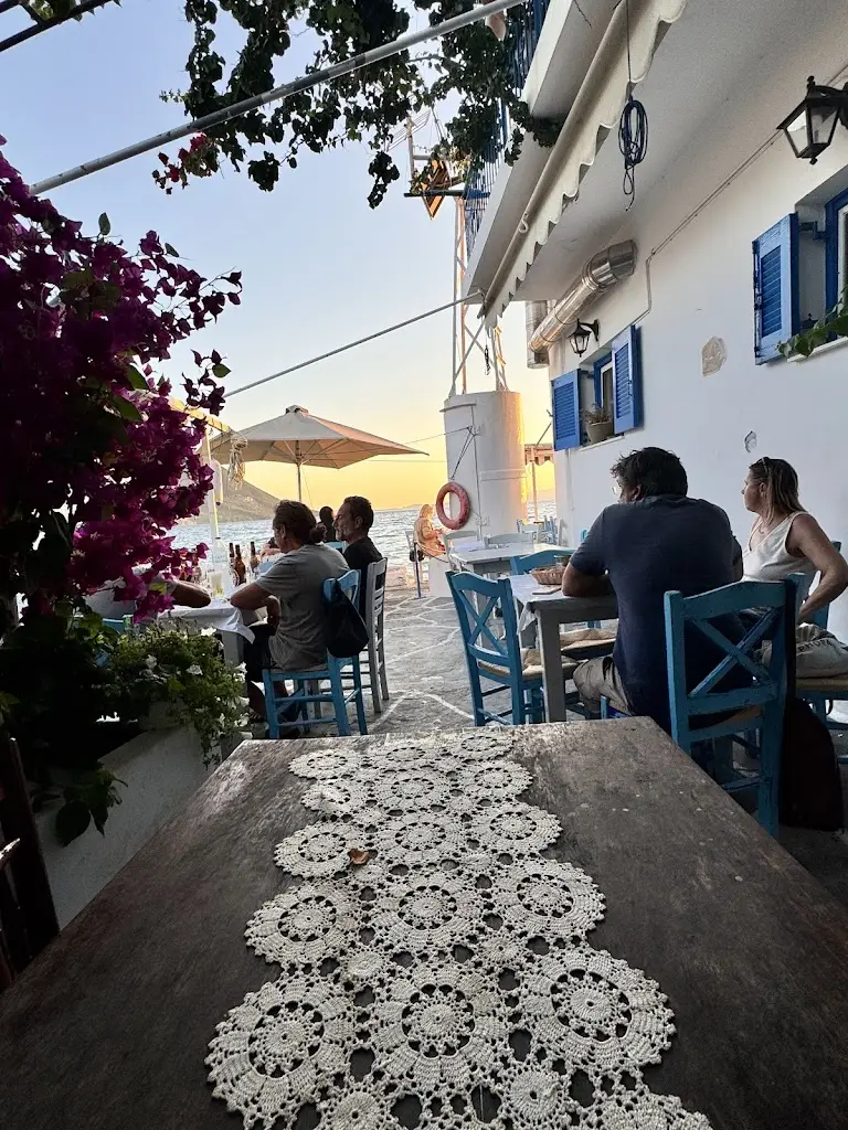 Miloš Durec_Café Ouzeri O Pharos_Mytikas_Bewertung