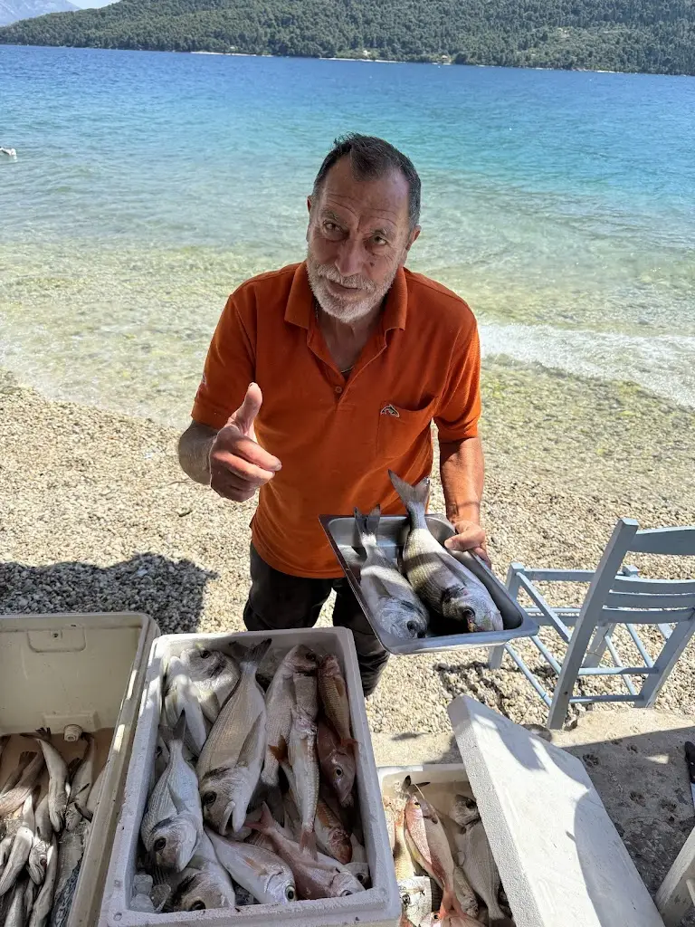 Wesley Garcia_Café Ouzeri O Pharos_Mytikas_Bewertung