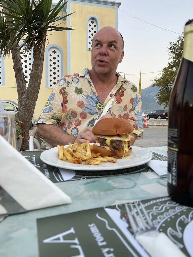 Alkiviadis Boulieris_Ostrella restaurant-pizzeria_Mytikas_Bewertung