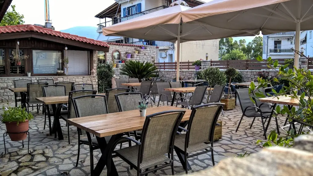 Ostrella restaurant-pizzeria_Mytikas_slider_image_1