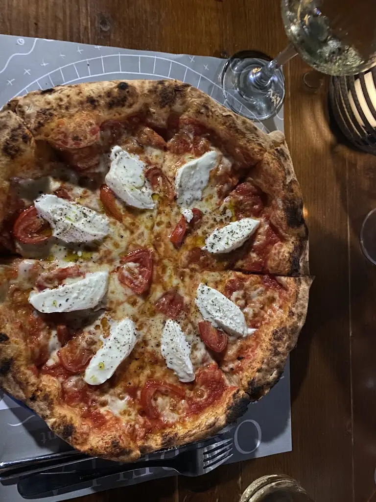 Ostrella restaurant-pizzeria_Mytikas_slider_image_2