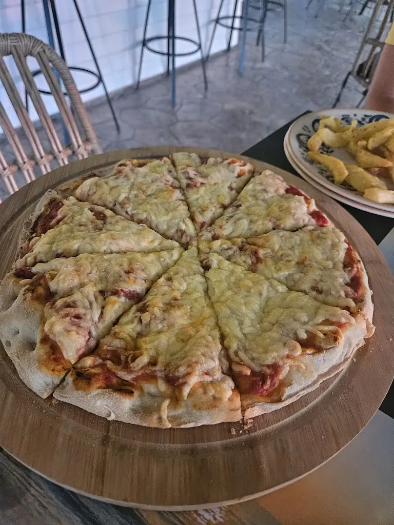 Sara Rusmini_Paraga Seaside Cafe bar & Resto_Mytikas_Bewertung