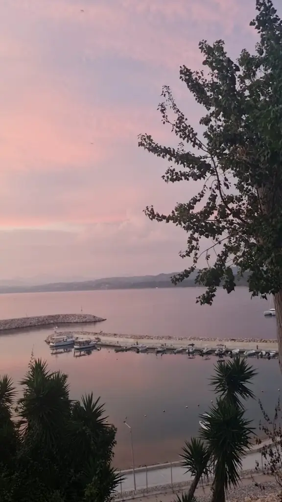 Bernd Brian_Philema Restaurant & More_Mytikas_review