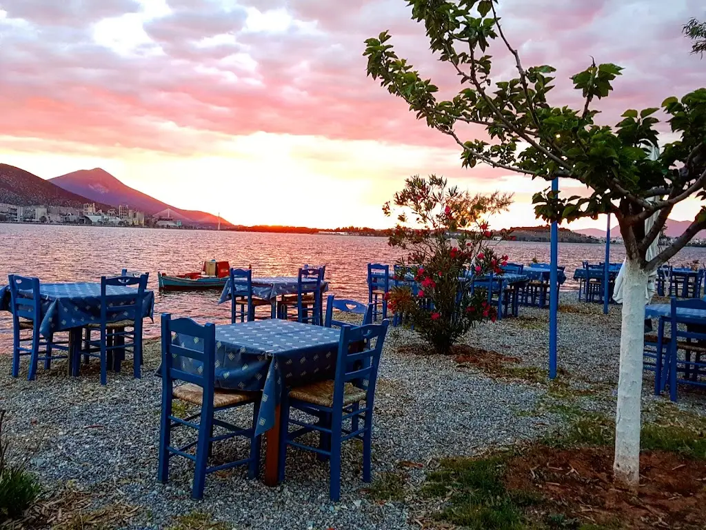 Το κουτούκι του Περικλή Restaurant in Néa Lámpsakos