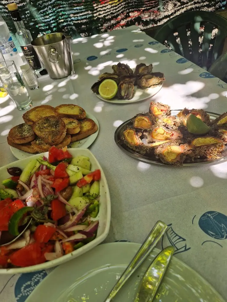 Amerikános_Néa Lámpsakos_slider_image_3