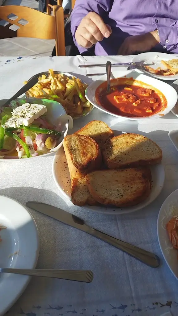 Ο Λαμπρούκος_Néa Lámpsakos_slider_image_2