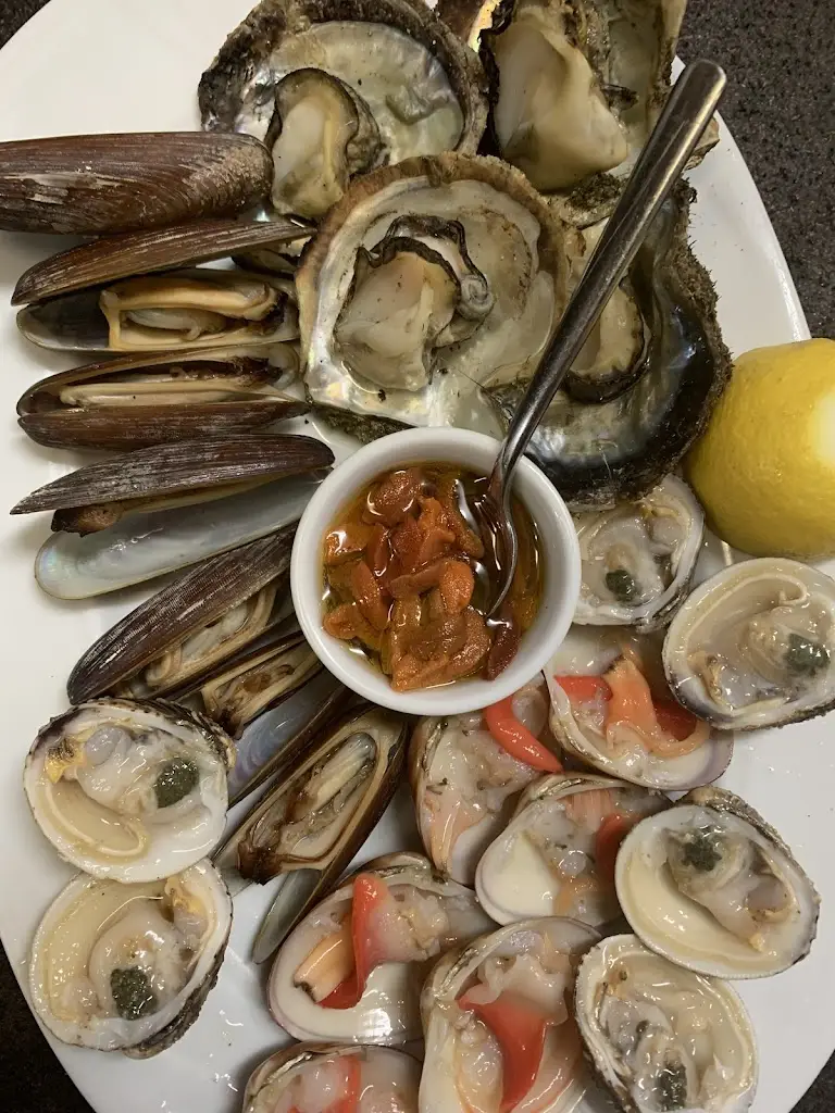 Luka's wave_Néa Lámpsakos_slider_image_2