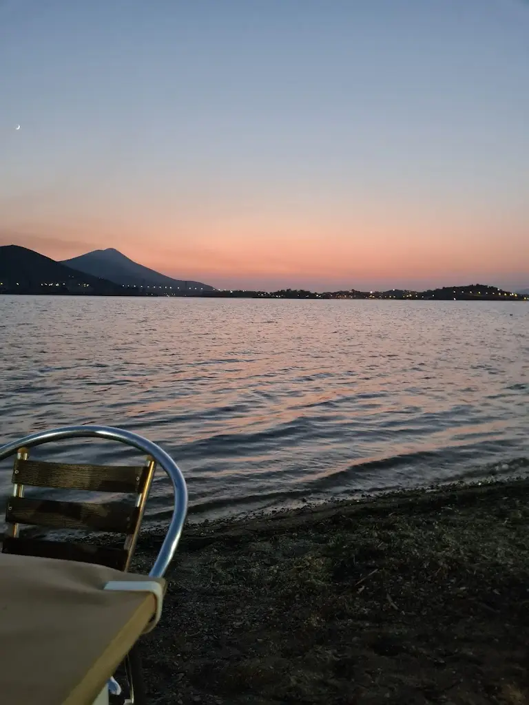 Medintu Nicusor_Θέα Garden Hall_Néa Lámpsakos_Bewertung