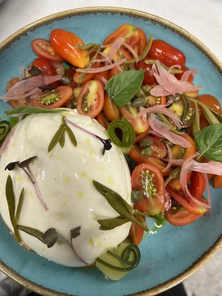 Mangio_Néa Artáki_slider_image_3