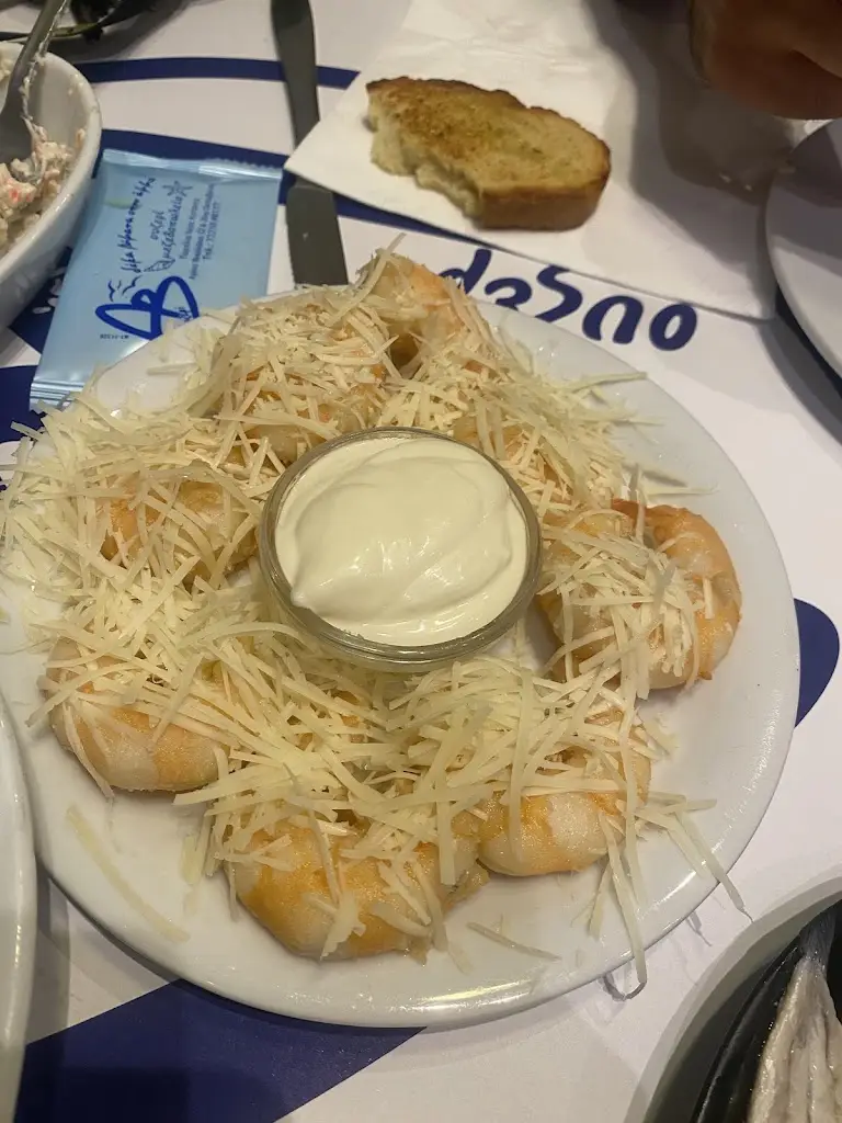 Dim Julio_OUZERI TEN STEPS IN SAND_Néa Artáki_reseña