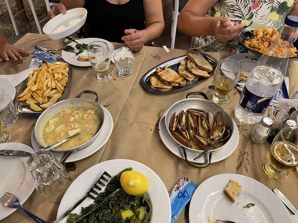 Michalis Spyrou_Για Μεζέ Στη Λία_Néa Artáki_review