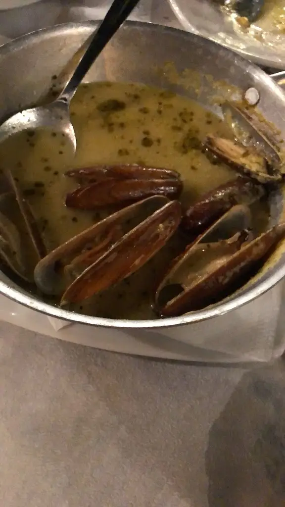 Giannis Kostakis_Για Μεζέ Στη Λία_Néa Artáki_review