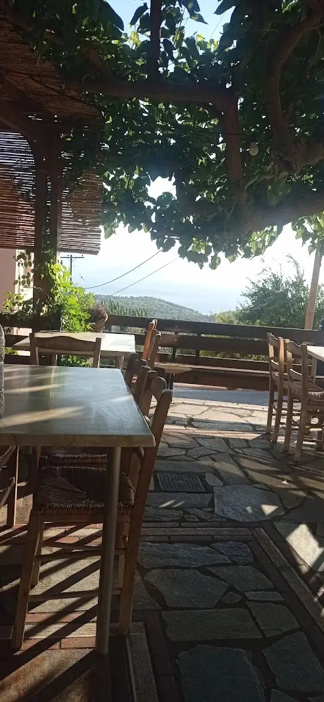 Νικόλας Grill Restaurant in Néa Artáki