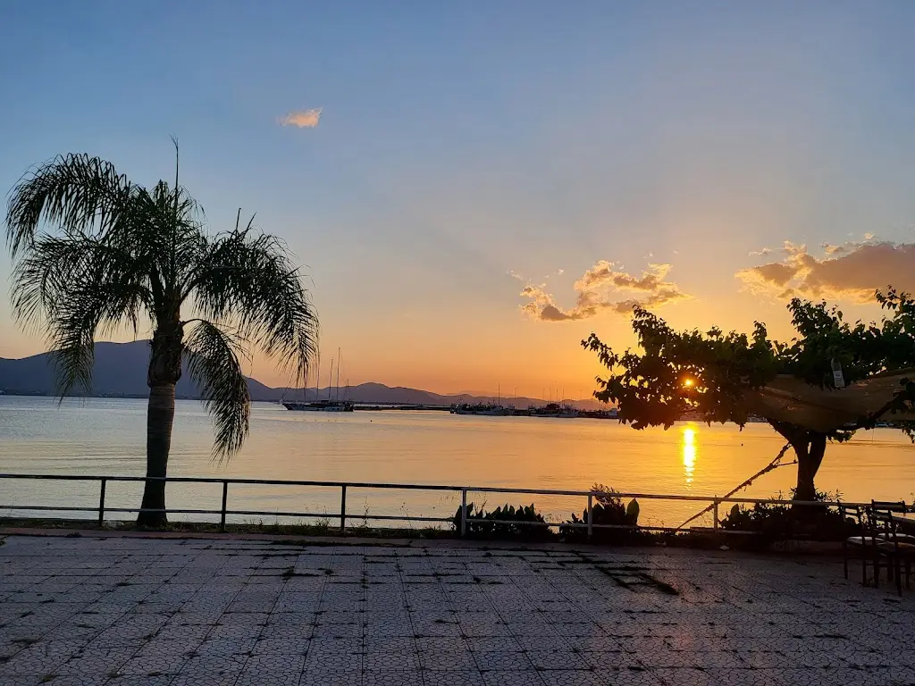 grill Baroutis_Néa Artáki_slider_image_3