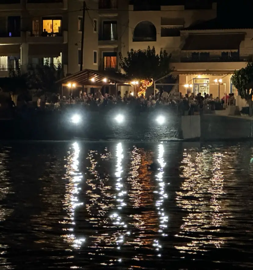 Lukas Louis_Akrogiali, Nea Stira, Georgios Sakkas_Néa Stíra_Bewertung