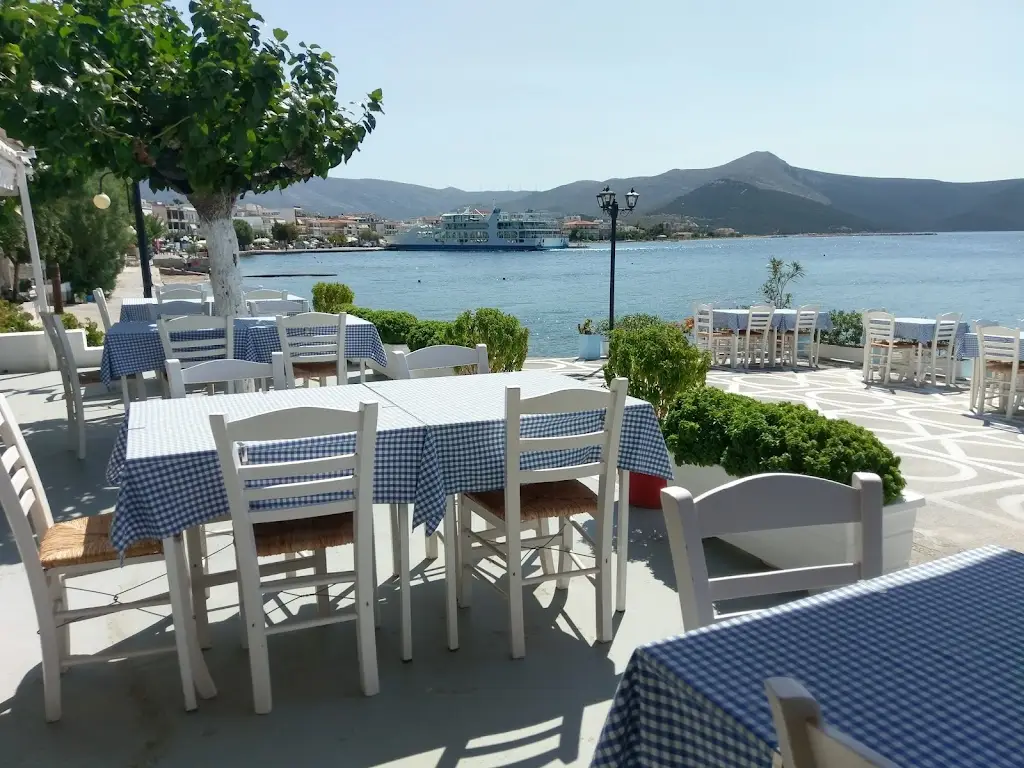 Akrogiali, Nea Stira, Georgios Sakkas Restaurant in Néa Stíra