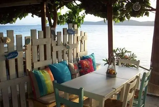 Σαρδε...λίτσα Νέα Στύρα / Sardelitsa Nea Styra Restaurant Restaurant in Néa Stíra