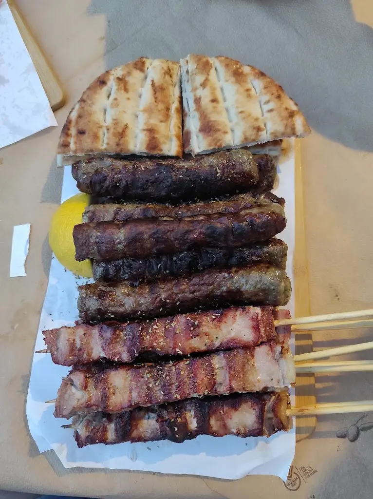 Savvas “Kotran” Kotrides_Σουβλακερί Σοφία_Néa Stíra_Bewertung