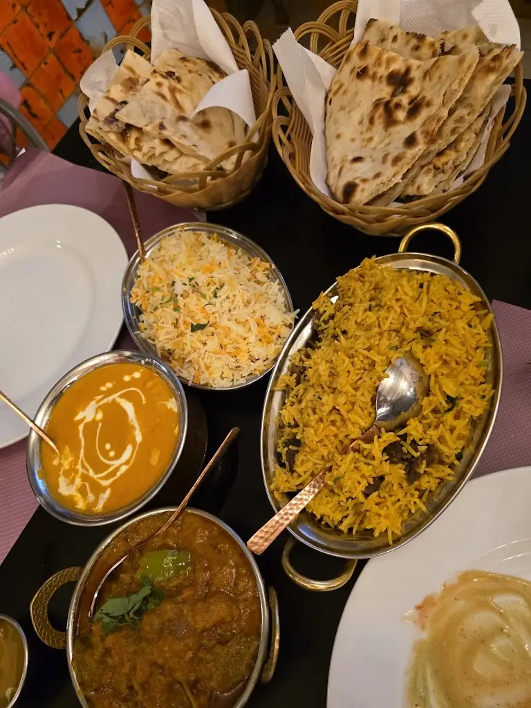 Michael Thomas Diamantides_ROTI INDIAN RESTAURANT_Anoixi_recensione