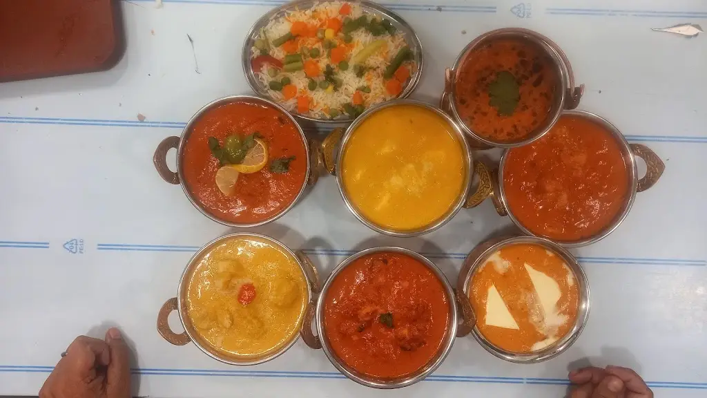 ROTI INDIAN RESTAURANT_Anoixi_slider_image_3