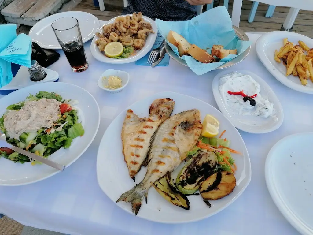 Menu_Restaurant Paralia Aeollos_Paralía Avlídhos_image_7