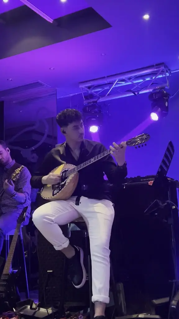 Agapi Geraki_Μπλε Πάπια_Anoixi_review