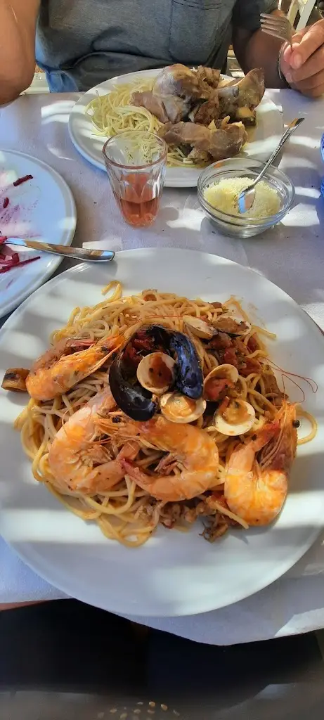 Menu_Paralia Restaurant_Paralía Avlídhos_image_1