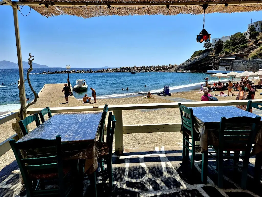 Paralia Restaurant Restaurant in Paralía Avlídhos