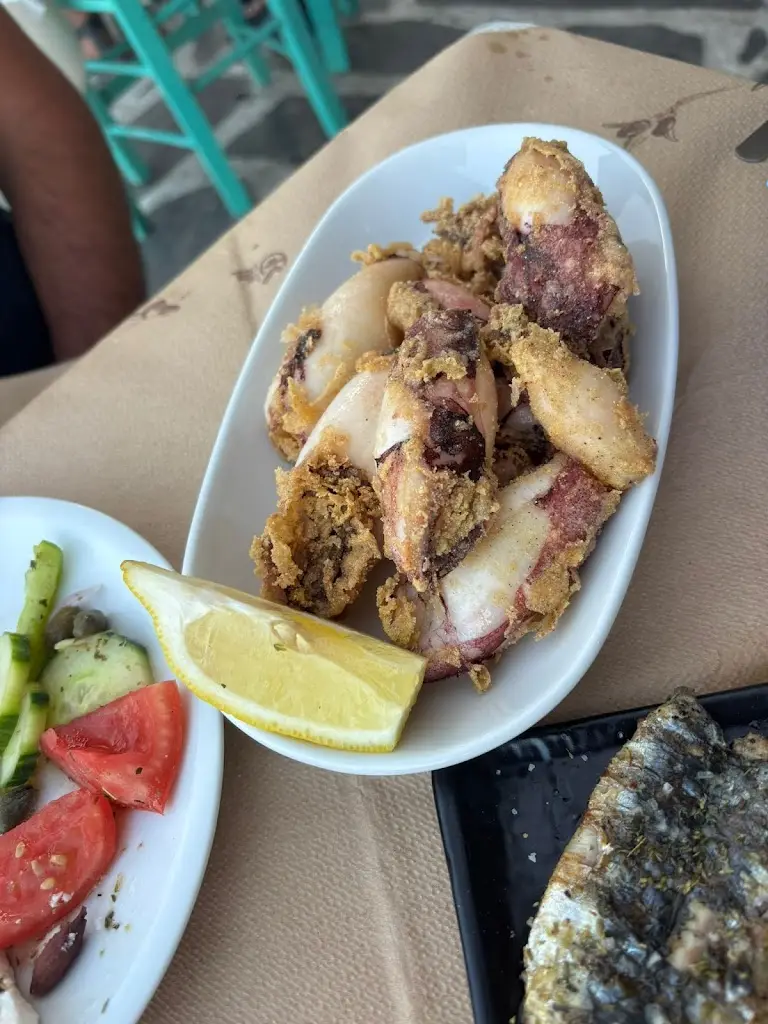 Paralia Restaurant_Paralía Avlídhos_slider_image_3