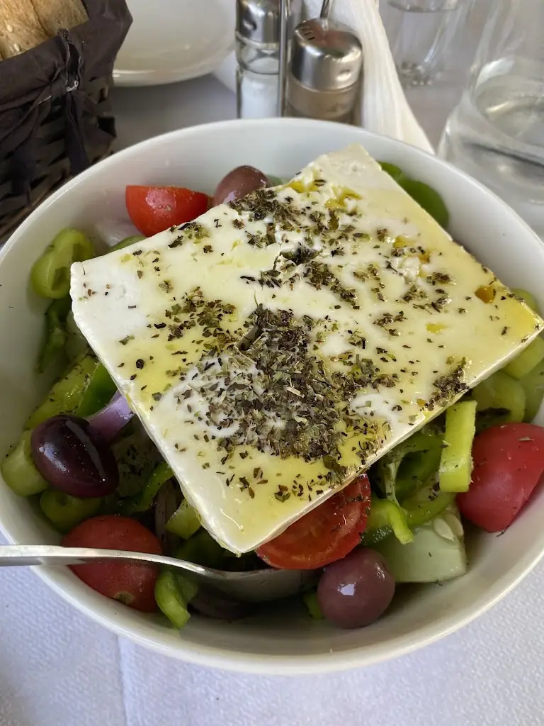 George Lin_Οι Μουριές - παραδοσιακό εστιατόριο-cafe-snack bar_Orchomenós_Bewertung