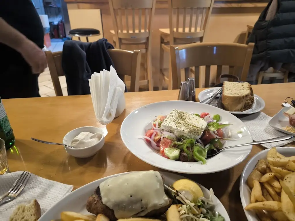 Giannis Pap_Archontiko_Orchomenós_review