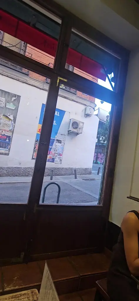 Χαρα Μαλεκακη_Το μικρό καφέ μεζεδοπωλείο_Psachná_review