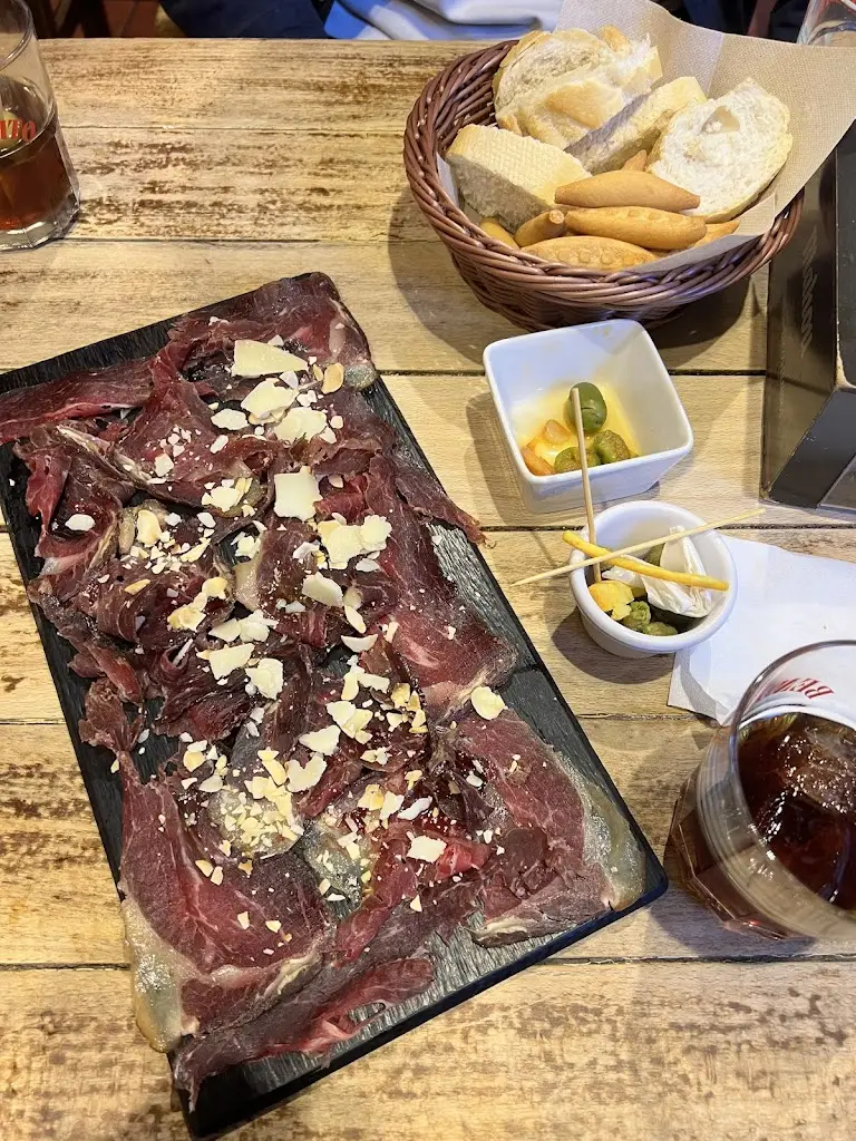 Giannis Andreopoulos_Το μικρό καφέ μεζεδοπωλείο_Psachná_review