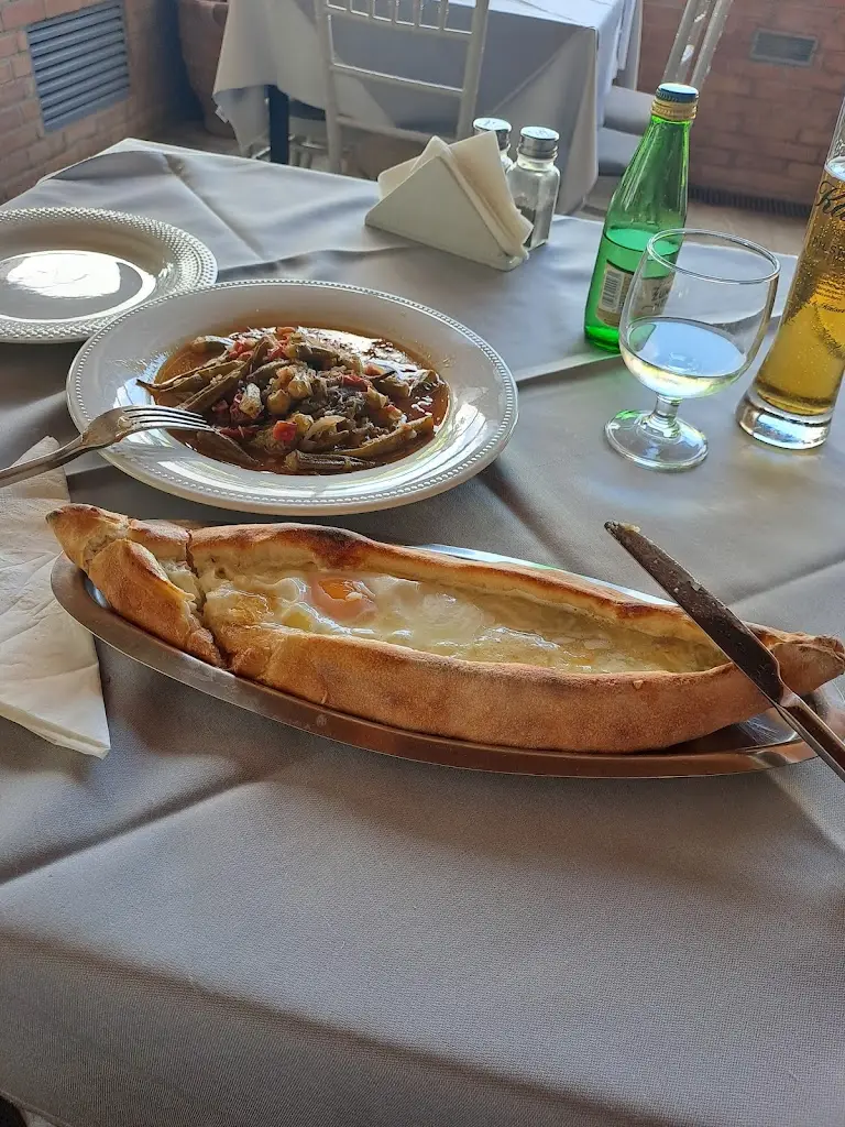 N. Papageorgiou_Πεϊνιρλί Τεχλικίδης_Anoixi_review