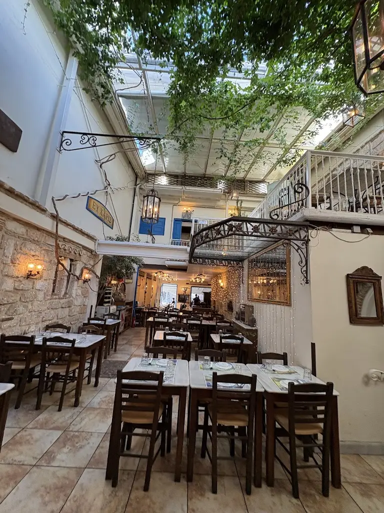 Efcharis restaurant_Pláka Dílesi_slider_image_3