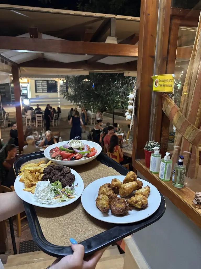 Anna “SaladMuncher”_