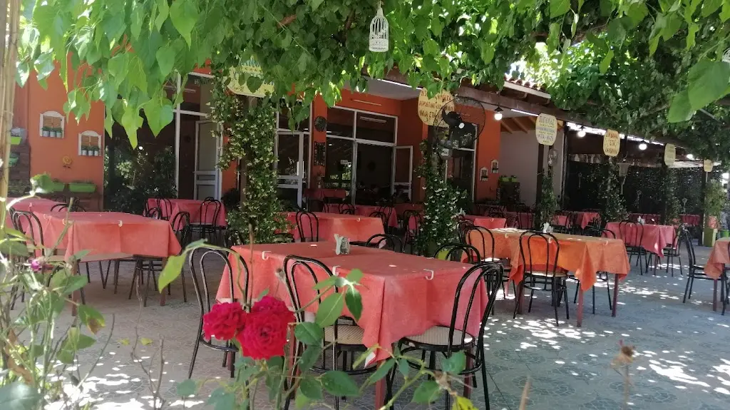 Ταβέρνα Οι Μουριές Restaurant in Prokópi