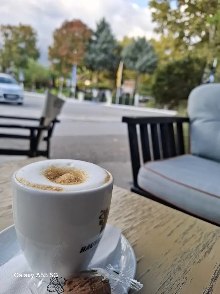 Escape Cafe Bar_Prokópi_slider_image_3