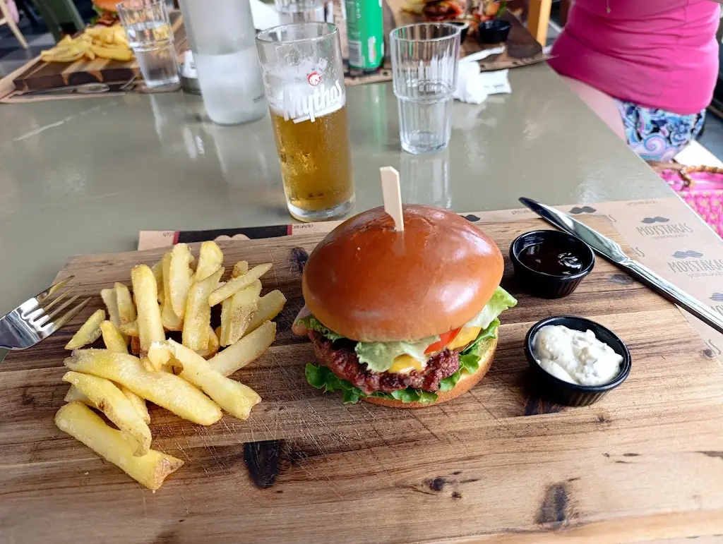 Branislav Djuragic_Moustakas Restaurant_Stavrós_Bewertung