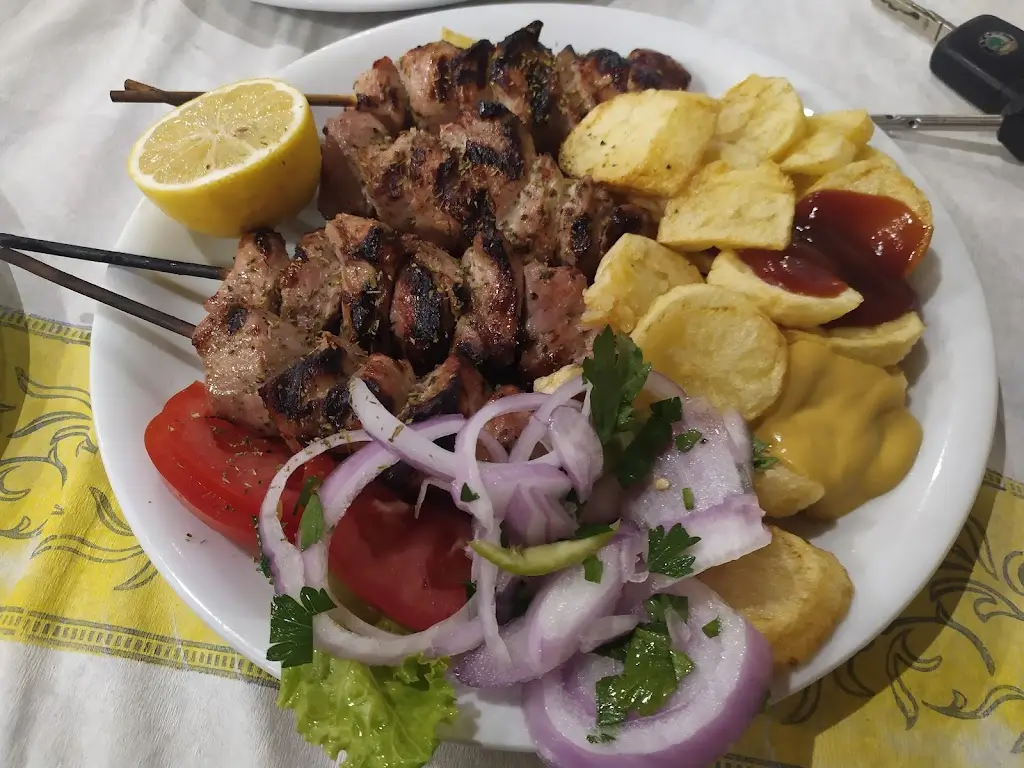 Jovan R_KOTOPOYLA TA ADERFIA_Stavrós_reseña