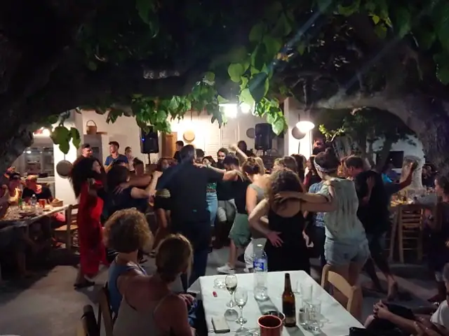 Mouries Traditional Greek Restaurant_Skýros_slider_image_2